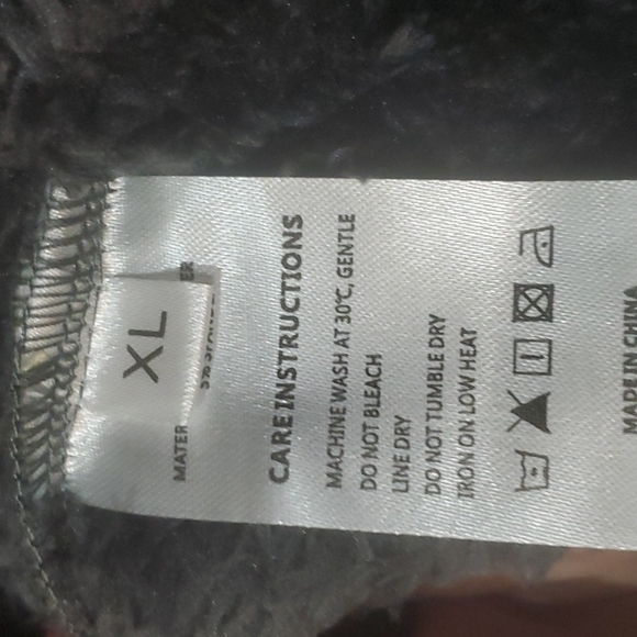 CAISSIP Womens Vest Long Plush Warm Fuzzy Hooded Comforty Sleeveless  Pockets - Picture 3 of 4